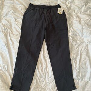 Beyond Scrubs Women’s Basic Cargo Pants- Pewter- MP- NWT